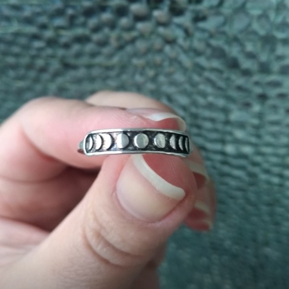 Moon Phase Rings 🌛🌕🌜 - Picture 6 of 9